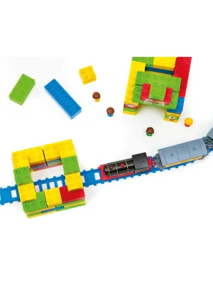 Traukinys su bėgiais, figūrėlėmis ir konstruktoriumi